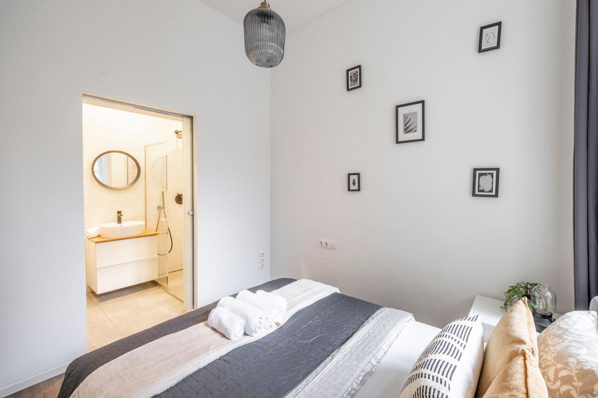 Charming & Cozy Central 1Bedrm Suites Budapesta Exterior foto